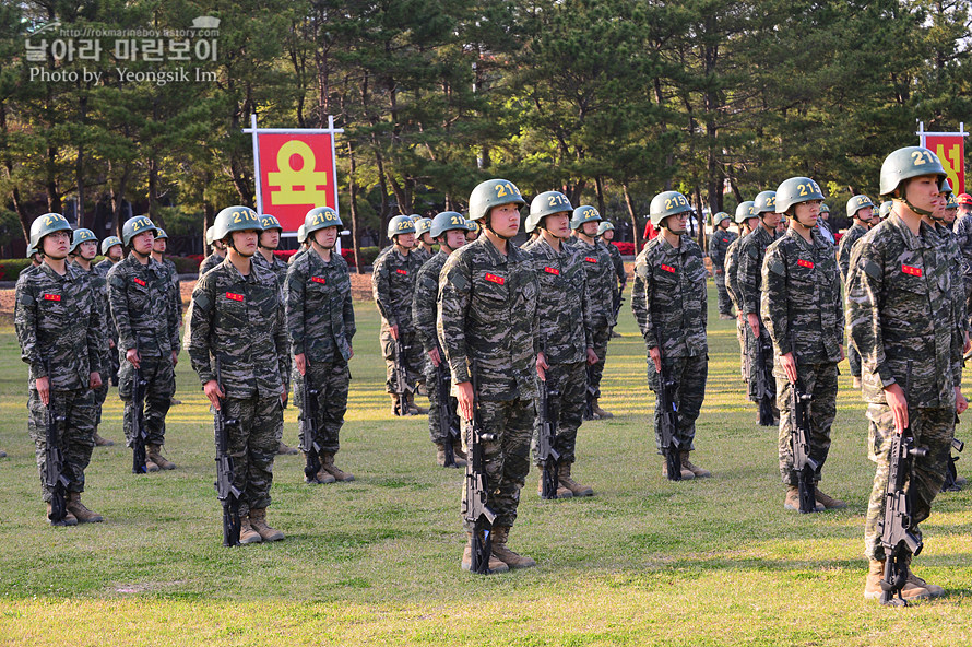 신병1291기빨간명찰수여식_5627.jpg