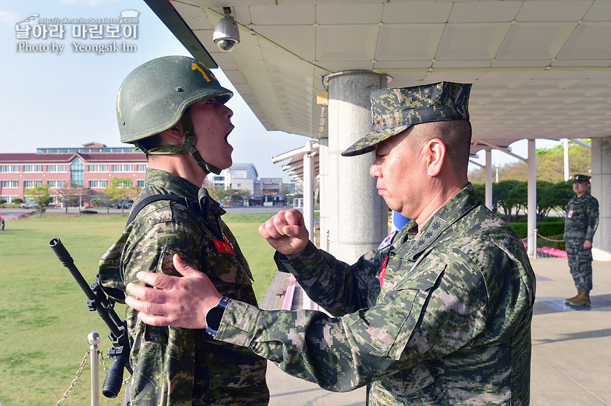 신병1291기빨간명찰수여식_5620.jpg