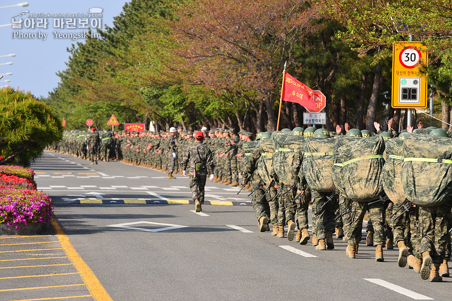 신병1291기빨간명찰수여식_5565.jpg