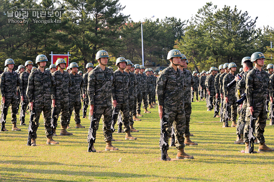 신병1291기빨간명찰수여식_5590.jpg