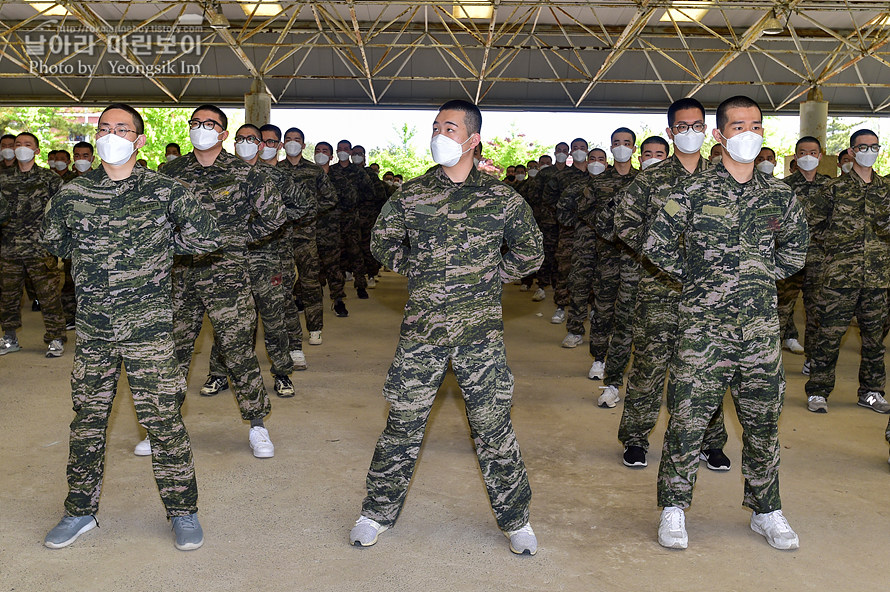 신병1293기2교육대1주차_제식훈련_6543_4.jpg