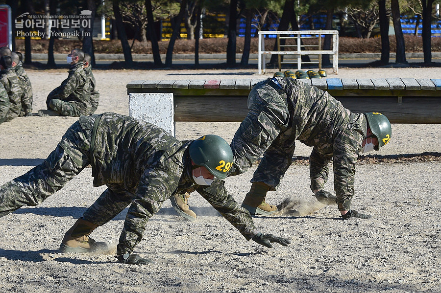 신병 1277기 2교육대 3주차 목봉격투봉_8426.jpg