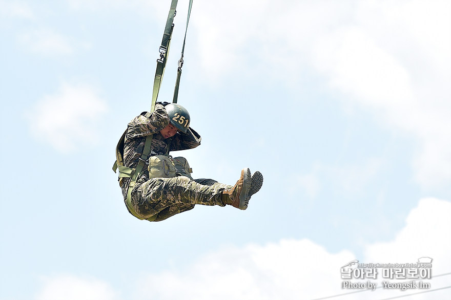 신병1307기_2교육대_공중돌격_2779.jpg