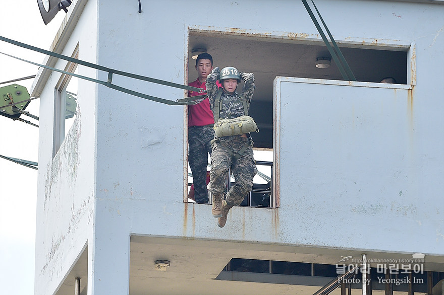 신병1307기_2교육대_공중돌격_2775.jpg