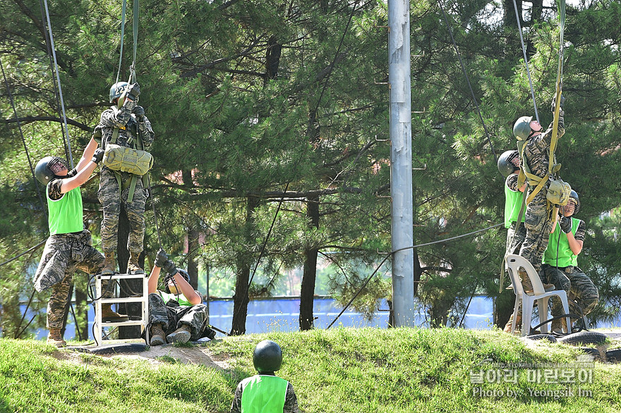 신병1307기_2교육대_공중돌격_2651.jpg