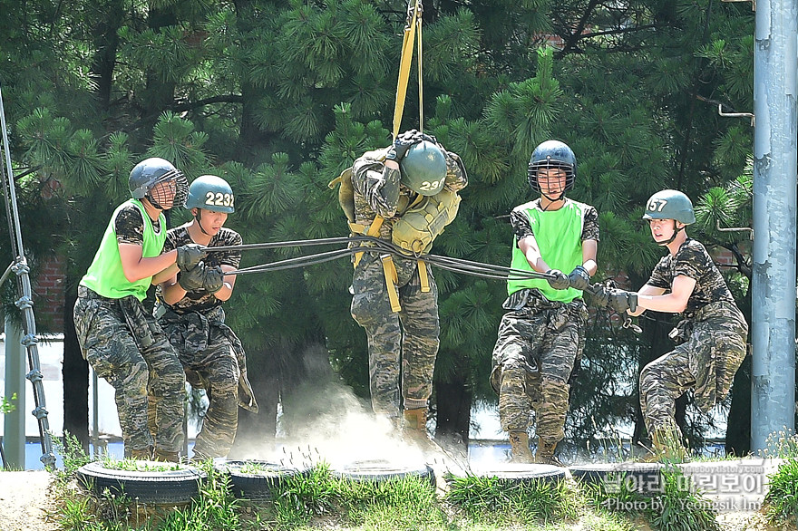 신병1307기_2교육대_공중돌격_2688.jpg
