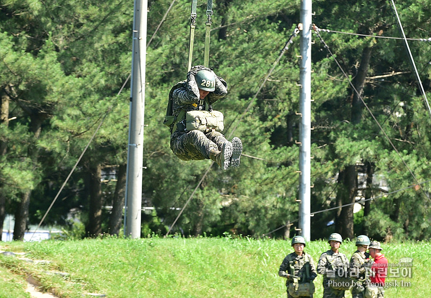 신병1307기_2교육대_공중돌격_2946.jpg