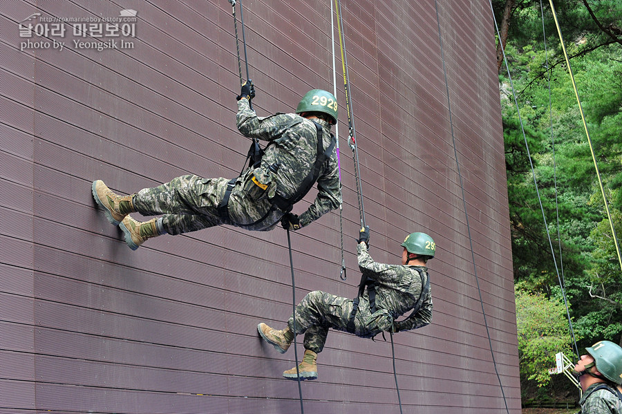 신병1297기1교육대_유격기초_5937.jpg