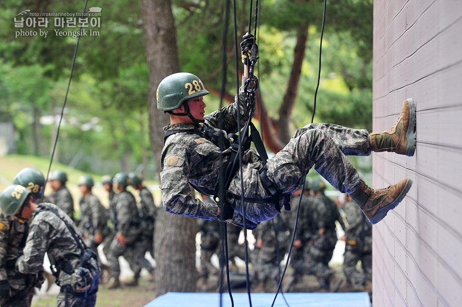 신병1297기1교육대_유격기초_5878.jpg