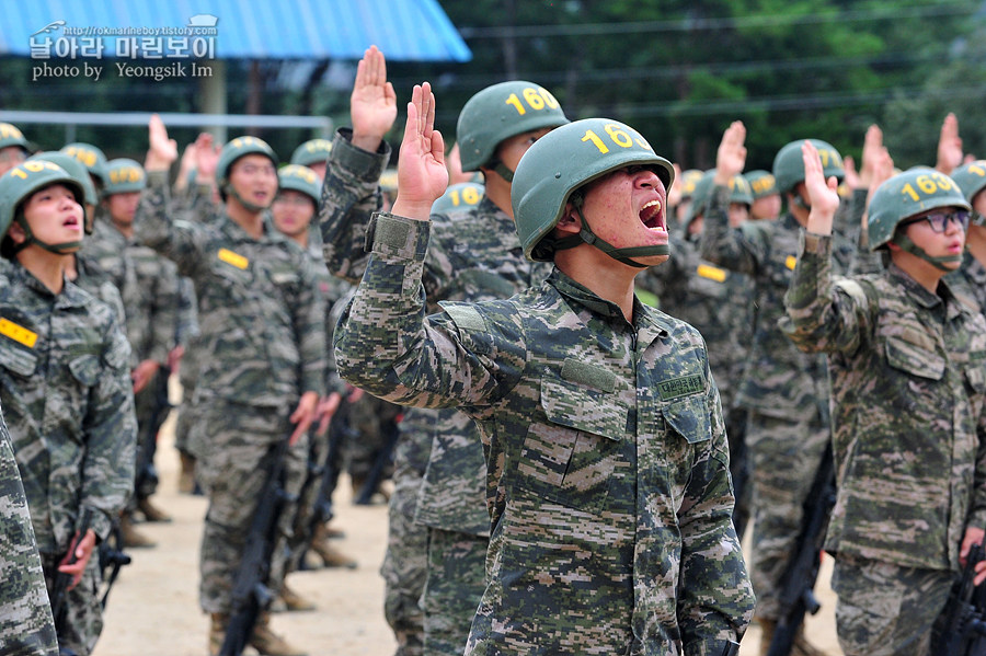 신병1297기1교육대_극기주1_6133.jpg