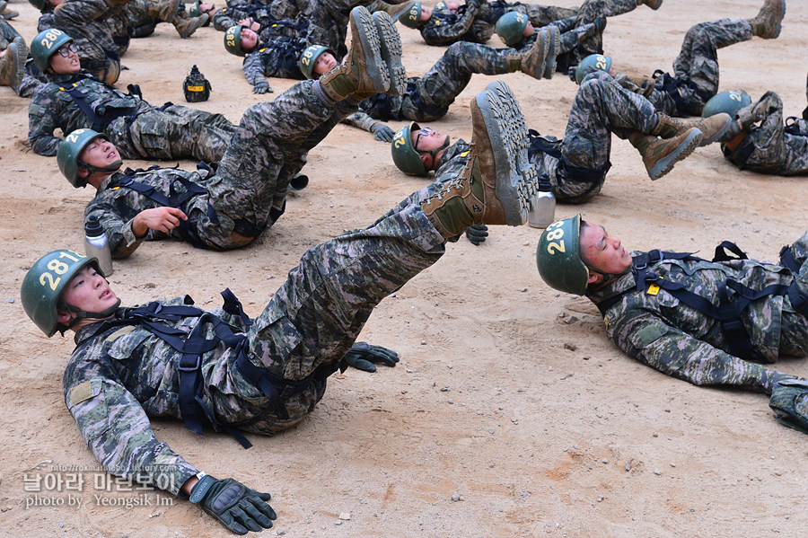 신병1297기2교육대_극기주1_4667.jpg