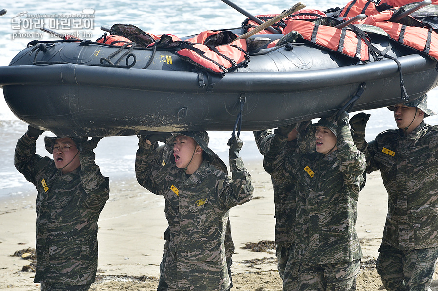 신병1315기1교육대3주차_해상돌격훈련_8046.jpg