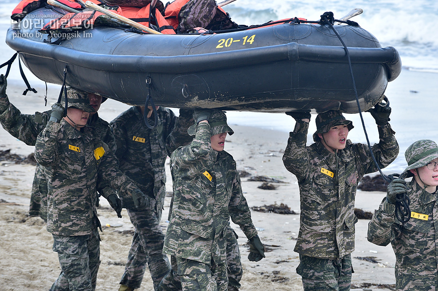 신병1315기1교육대3주차_해상돌격훈련_7863.jpg