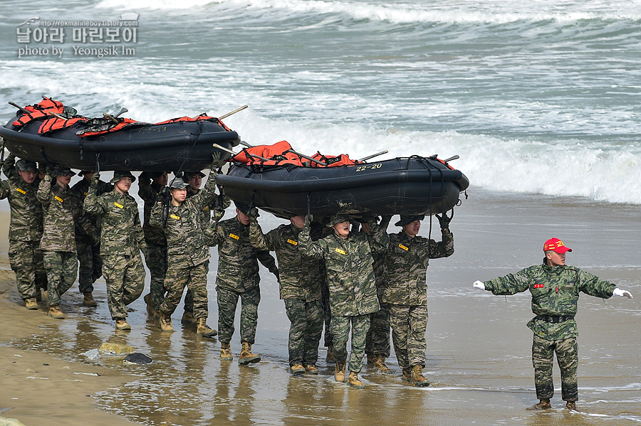 신병1315기1교육대3주차_해상돌격훈련_8117.jpg