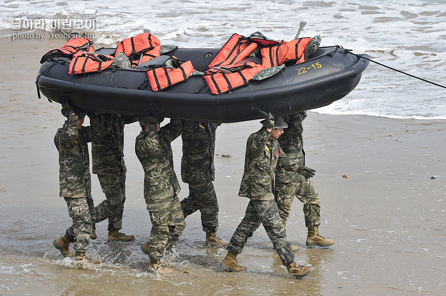 신병1315기1교육대3주차_해상돌격훈련_8082.jpg