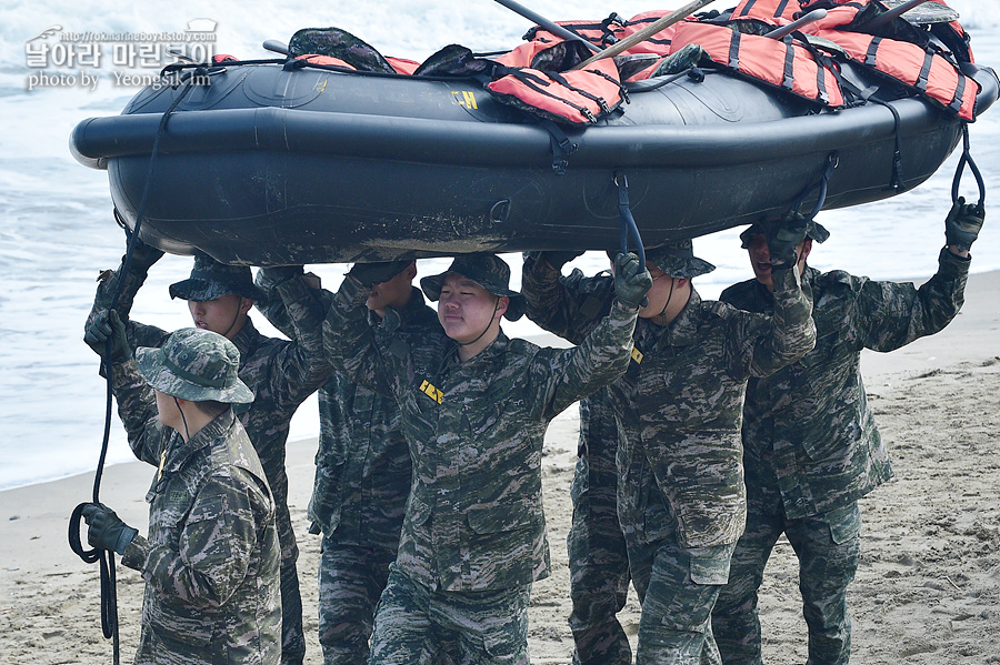 신병1315기1교육대3주차_해상돌격훈련_7991.jpg