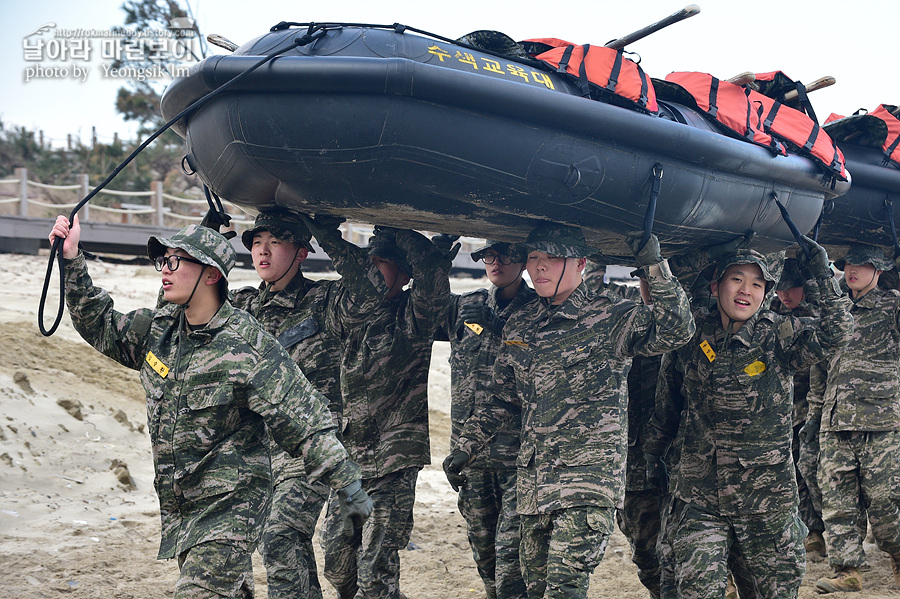신병1315기1교육대3주차_해상돌격훈련_7886.jpg
