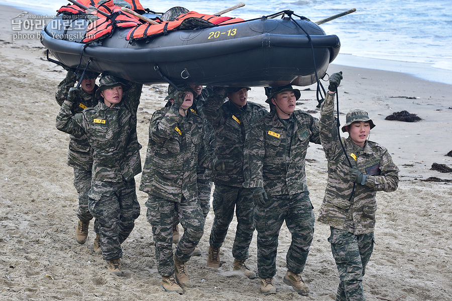 신병1315기1교육대3주차_해상돌격훈련_7856.jpg