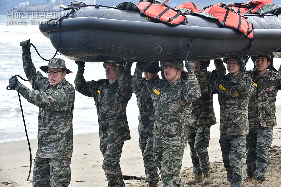 신병1315기1교육대3주차_해상돌격훈련_7937.jpg