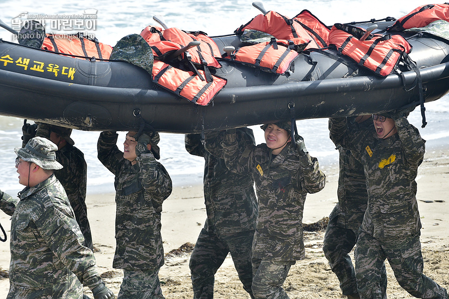 신병1315기1교육대3주차_해상돌격훈련_8045.jpg