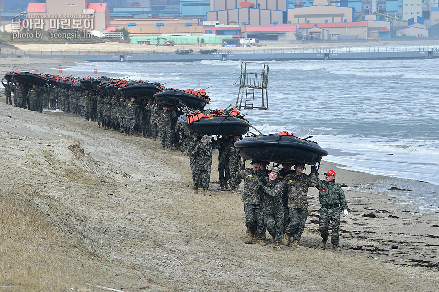 신병1315기1교육대3주차_해상돌격훈련_8061.jpg