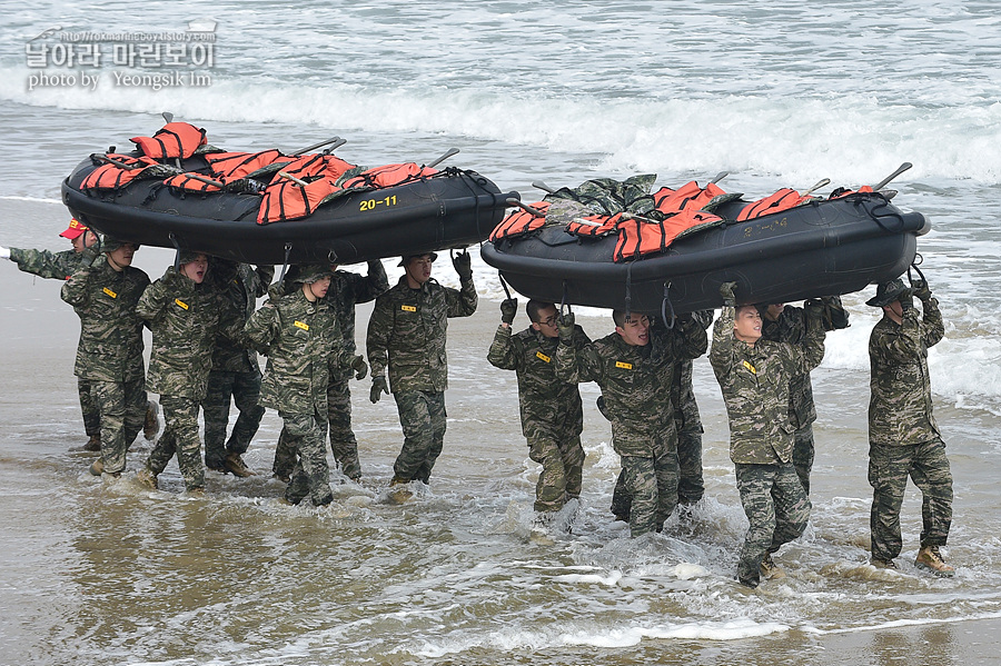 신병1315기1교육대3주차_해상돌격훈련_8100.jpg