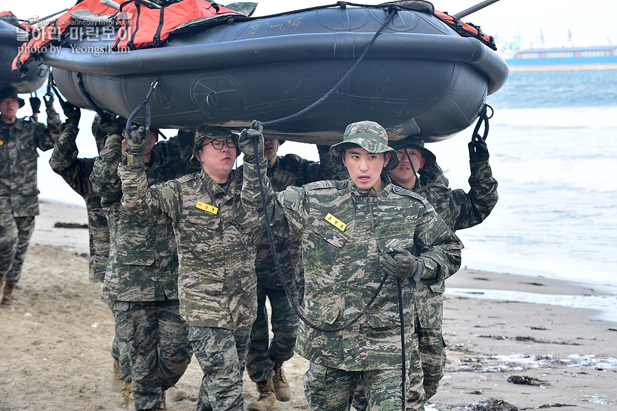 신병1315기1교육대3주차_해상돌격훈련_7873.jpg