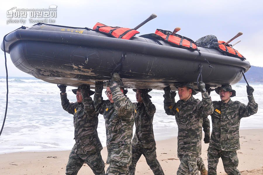 신병1315기1교육대3주차_해상돌격훈련_3120.jpg