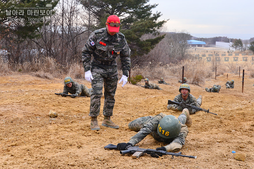 신병1301기_극기주_각개전투_2281.jpg