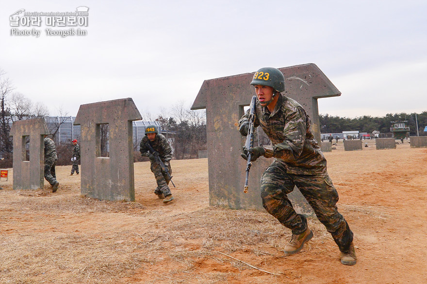 신병1301기_극기주_각개전투_9436.jpg