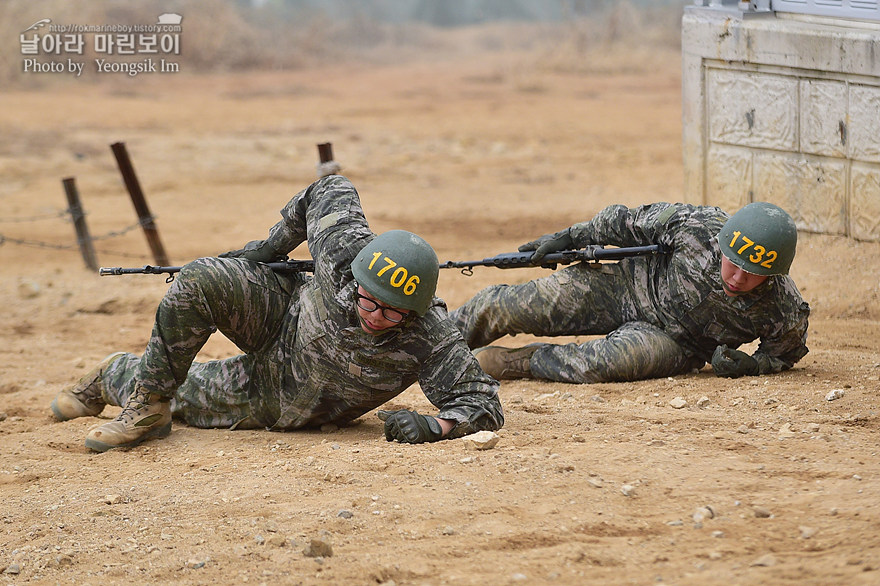 신병1301기_극기주_각개전투_2341.jpg