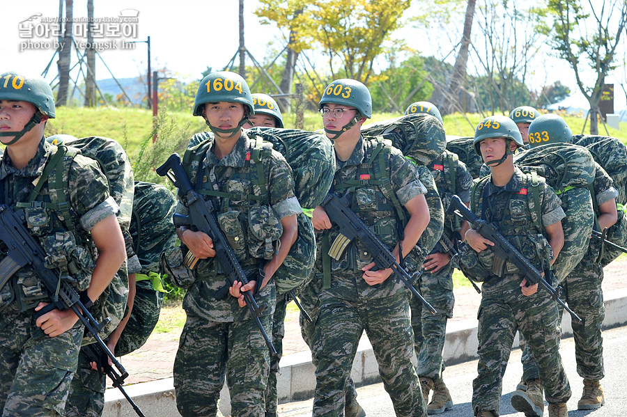 신병1297기_빨간명찰수여식_6420.jpg