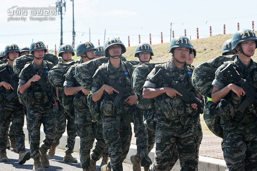 신병1297기_빨간명찰수여식_6355.jpg