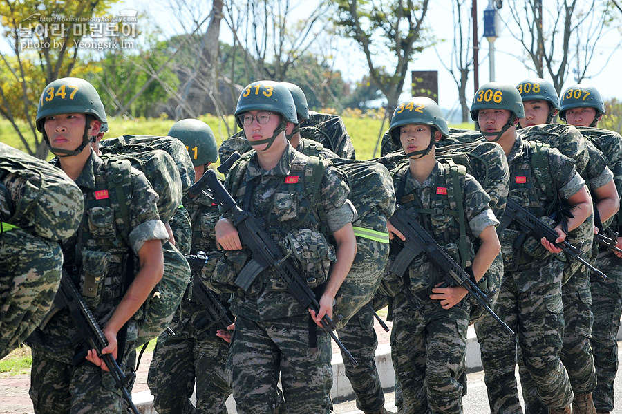 신병1297기_빨간명찰수여식_6389.jpg