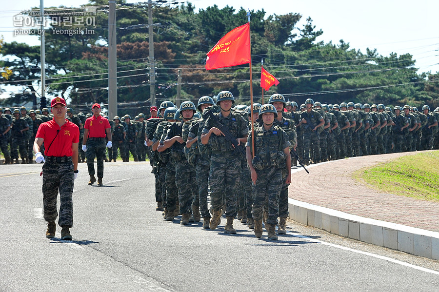 신병1297기_빨간명찰수여식_6361.jpg