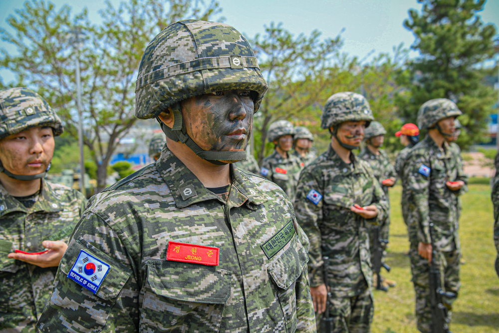 해병대 사관후보생 138기 천자봉 고지정복 및 빨간명찰 수여식 52.jpg