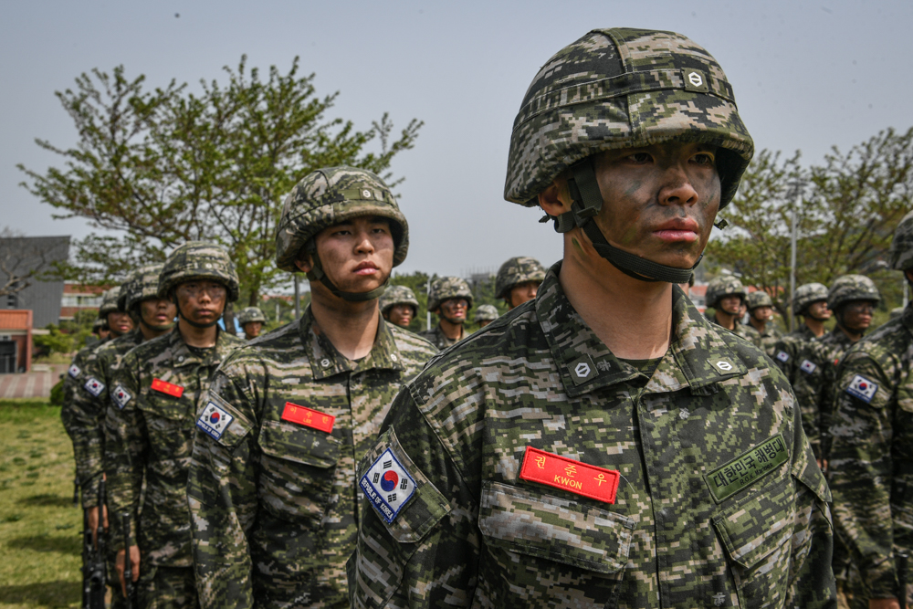 해병대 사관후보생 138기 천자봉 고지정복 및 빨간명찰 수여식 43.jpg