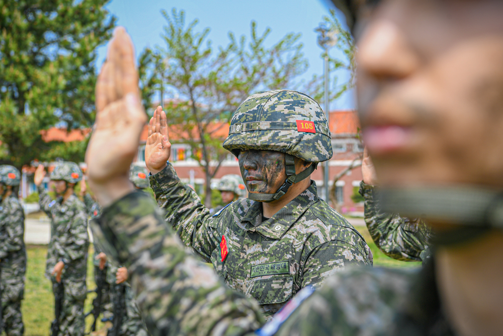 해병대 사관후보생 138기 천자봉 고지정복 및 빨간명찰 수여식 55.jpg