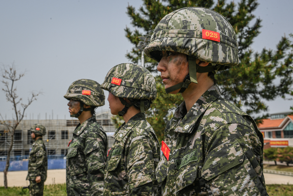 해병대 사관후보생 138기 천자봉 고지정복 및 빨간명찰 수여식 32.jpg