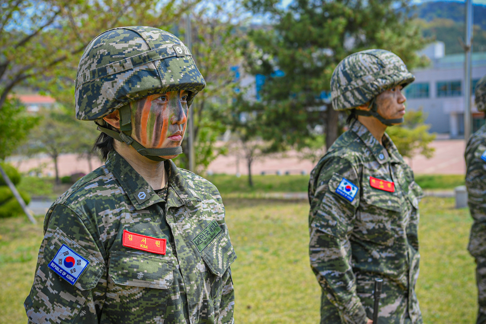 해병대 사관후보생 138기 천자봉 고지정복 및 빨간명찰 수여식 57.jpg