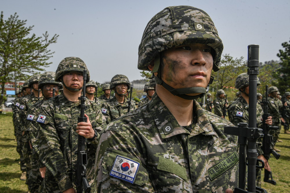 해병대 사관후보생 138기 천자봉 고지정복 및 빨간명찰 수여식 19.jpg