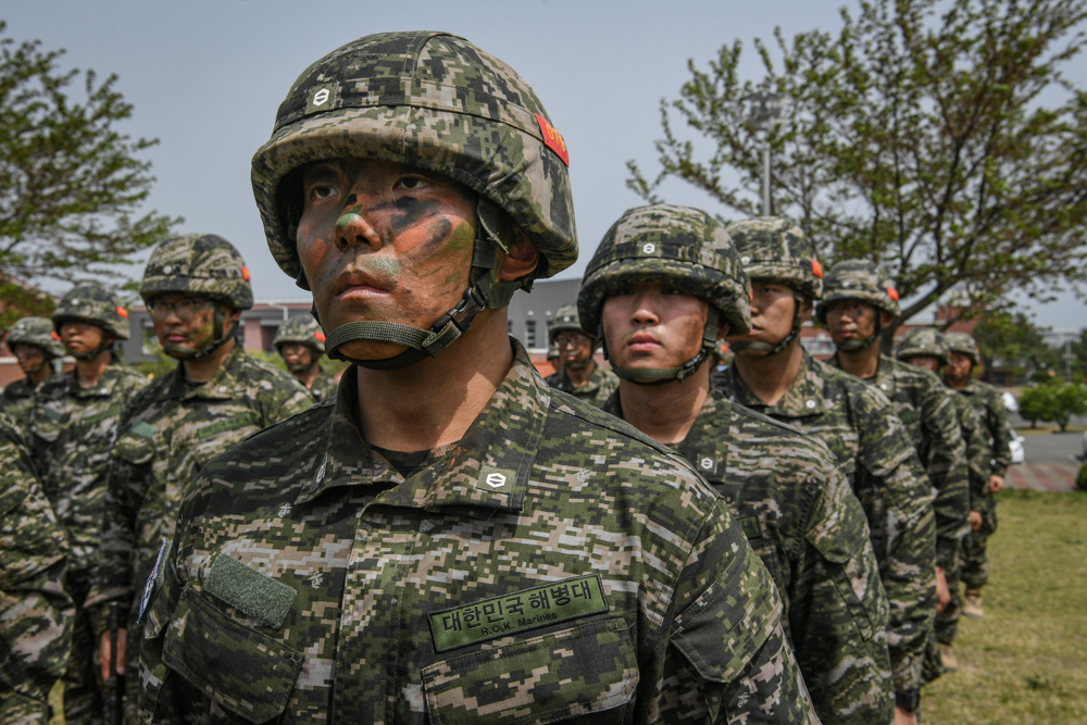 해병대 사관후보생 138기 천자봉 고지정복 및 빨간명찰 수여식 16.jpg