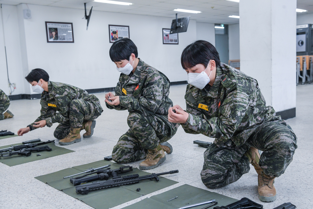 해병대 부사관후보생 405기 교관화 평가 6.jpg