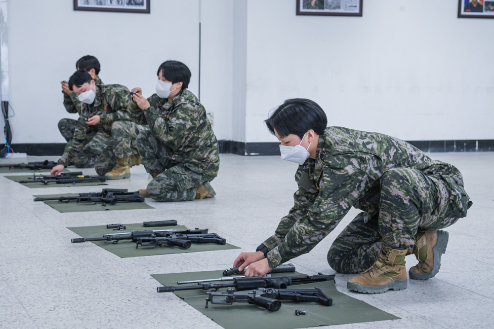 해병대 부사관후보생 405기 교관화 평가 7.jpg