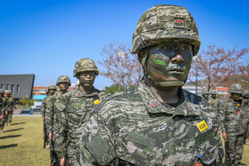 해병대 부사관후보생 410기 빨간명찰 수여식 26.jpg