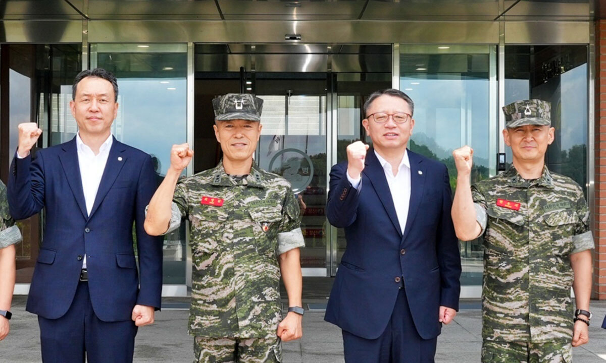 우리은행, 해병대 2사단 방문 위문금 1,000만원 등 위문품 전달.jpg